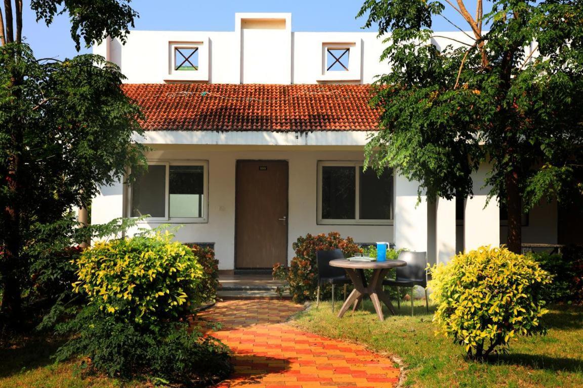 Nisarg Resort Jabalpur Exterior foto